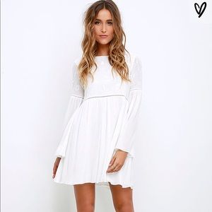 Lulu’s White Flow Long Sleeve Dress Medium